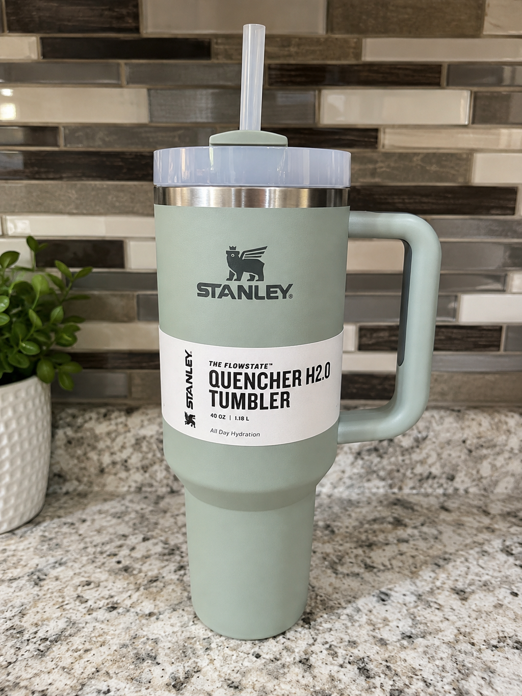 Stanley Flowstate Quencher H2.0 40 oz Tumbler – Mint Green – New & Unused